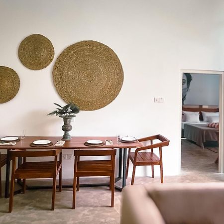 Voda Hotel ウナワトゥナ エクステリア 写真