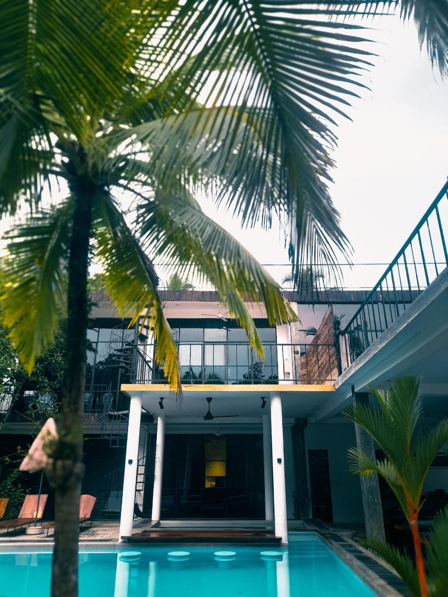 Voda Hotel ウナワトゥナ エクステリア 写真